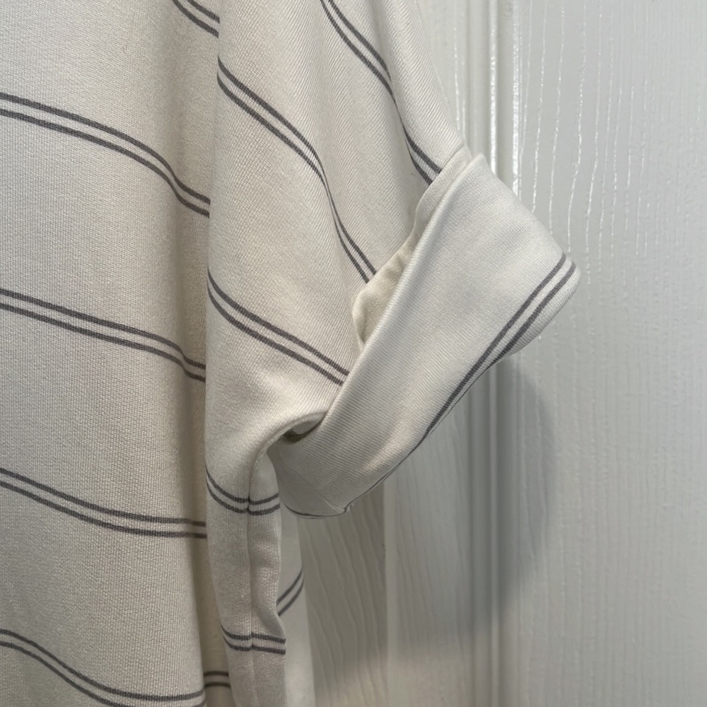 LOFT OUTLET LOUNGE XS Short Sleeve White and Gray striped Shirt. - Picture 14 of 16